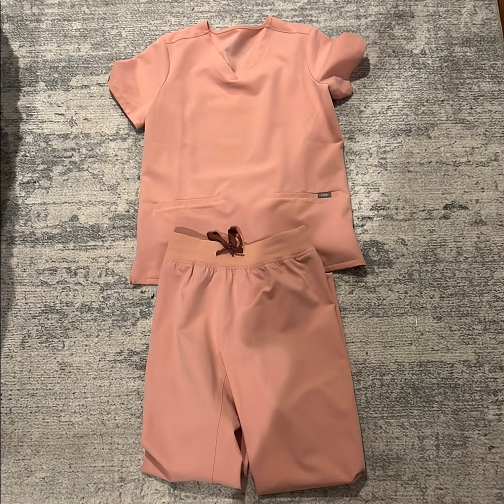 Figs Pink Sand Scrub Set